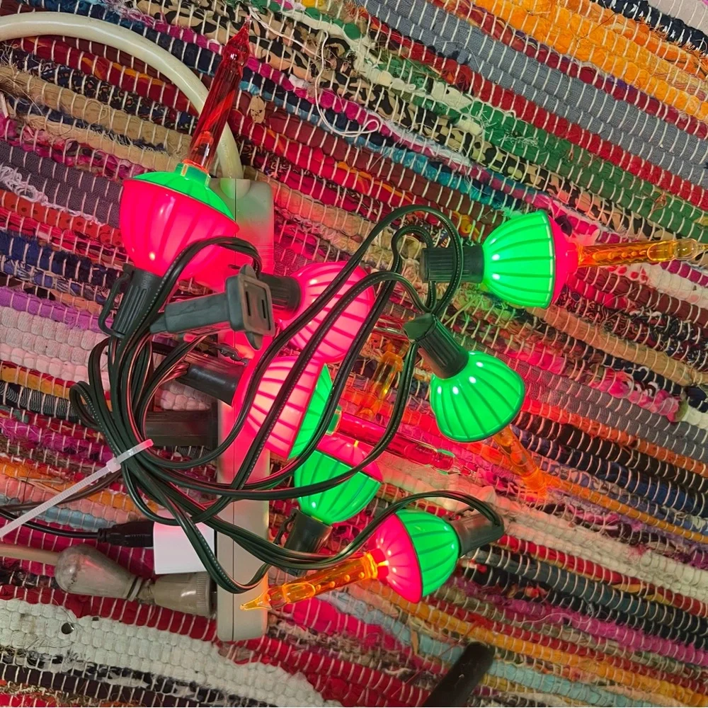 Vintage Christmas Bubble Lights Set 7 with cord - works red green holiday